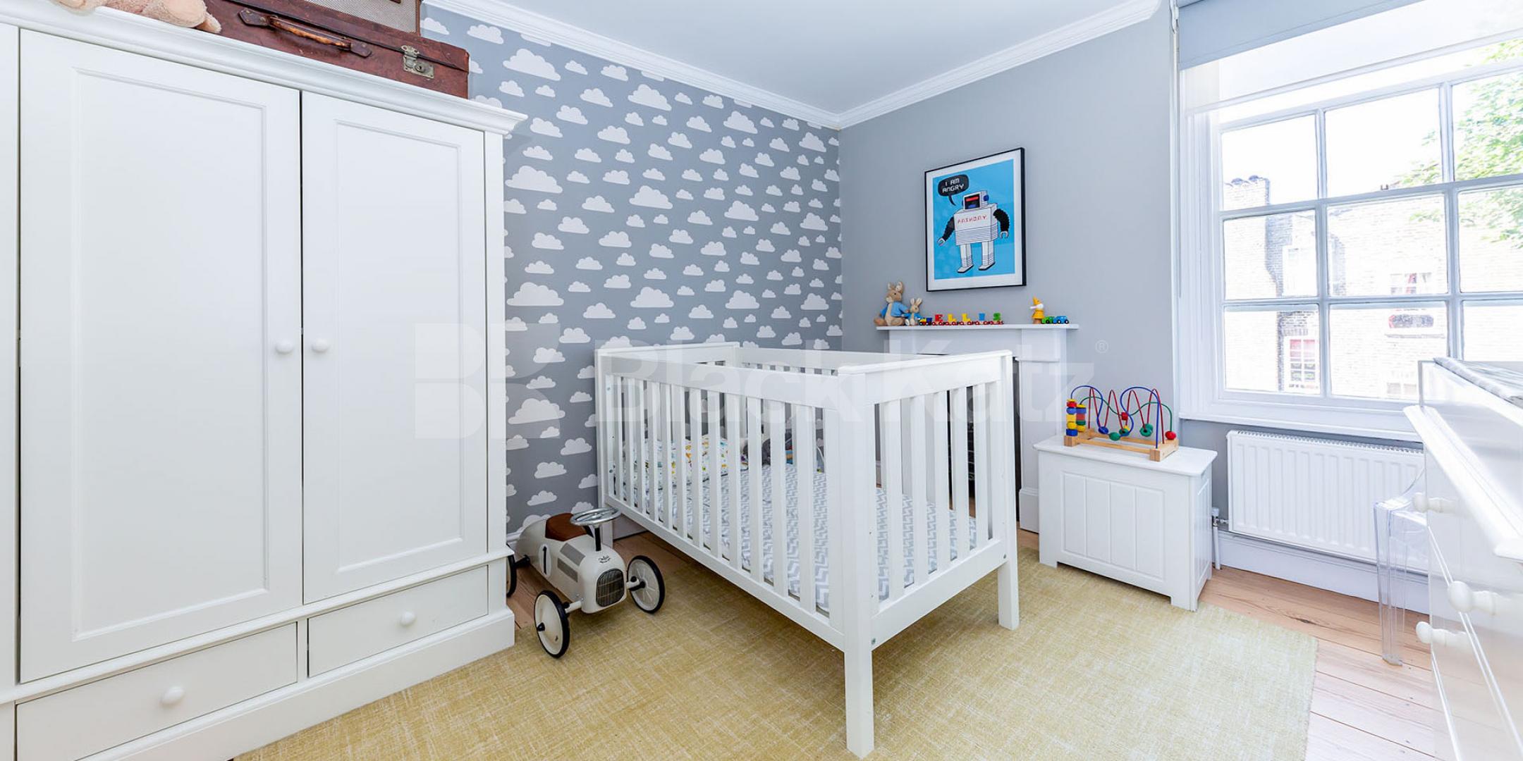 			3 Bedroom, 1 bath, 1 reception House			 Goldington Street, CAMDEN - KINGS CROSS